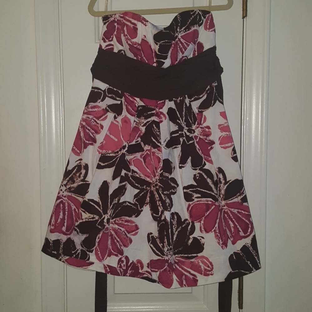 Mini floral strapless dress