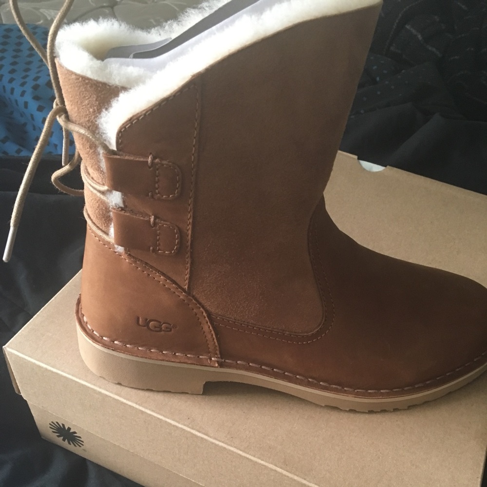 Uggs/ Naiyah