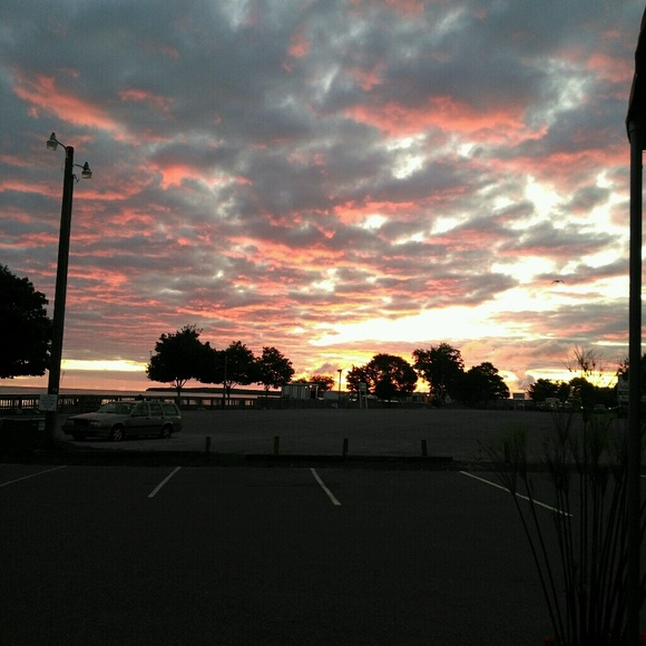 Meet your Posher, Kendra - Picture 1 of 1