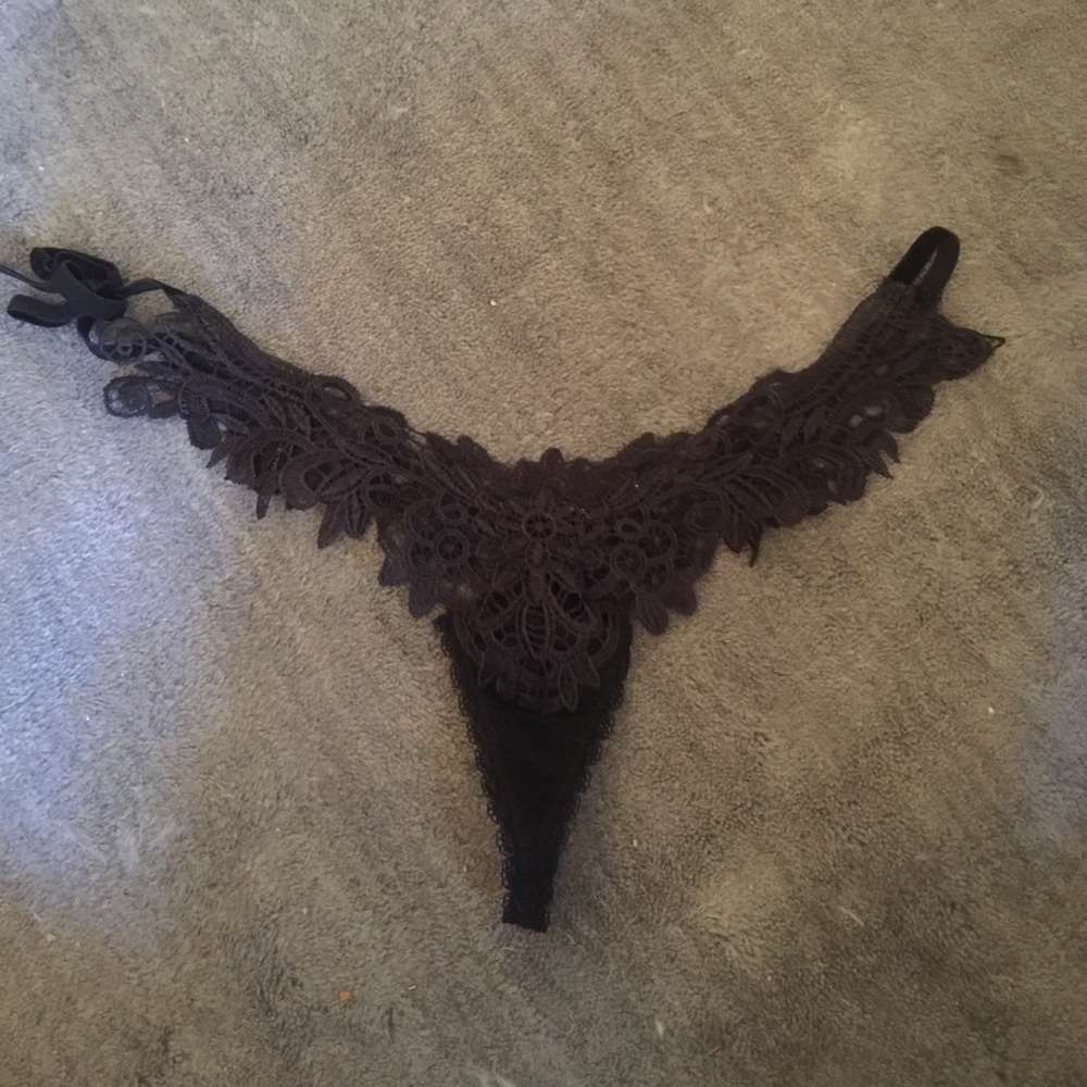 Guipure Lace Thong Belle et Bonbon