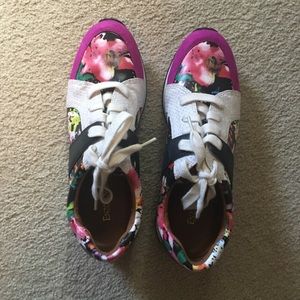 Flowered sneakers