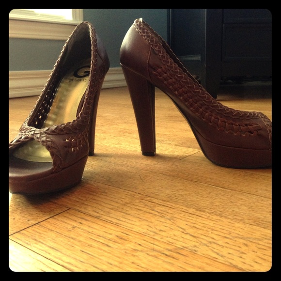 Like new - Guess brown, braised heels - Picture 1 of 4