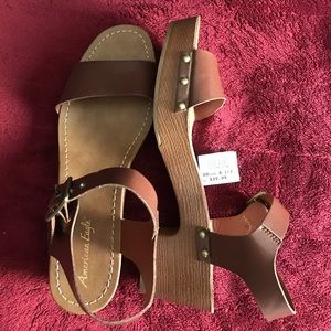 American Eagle Wmns Platform Heel Sandals Size 8.5