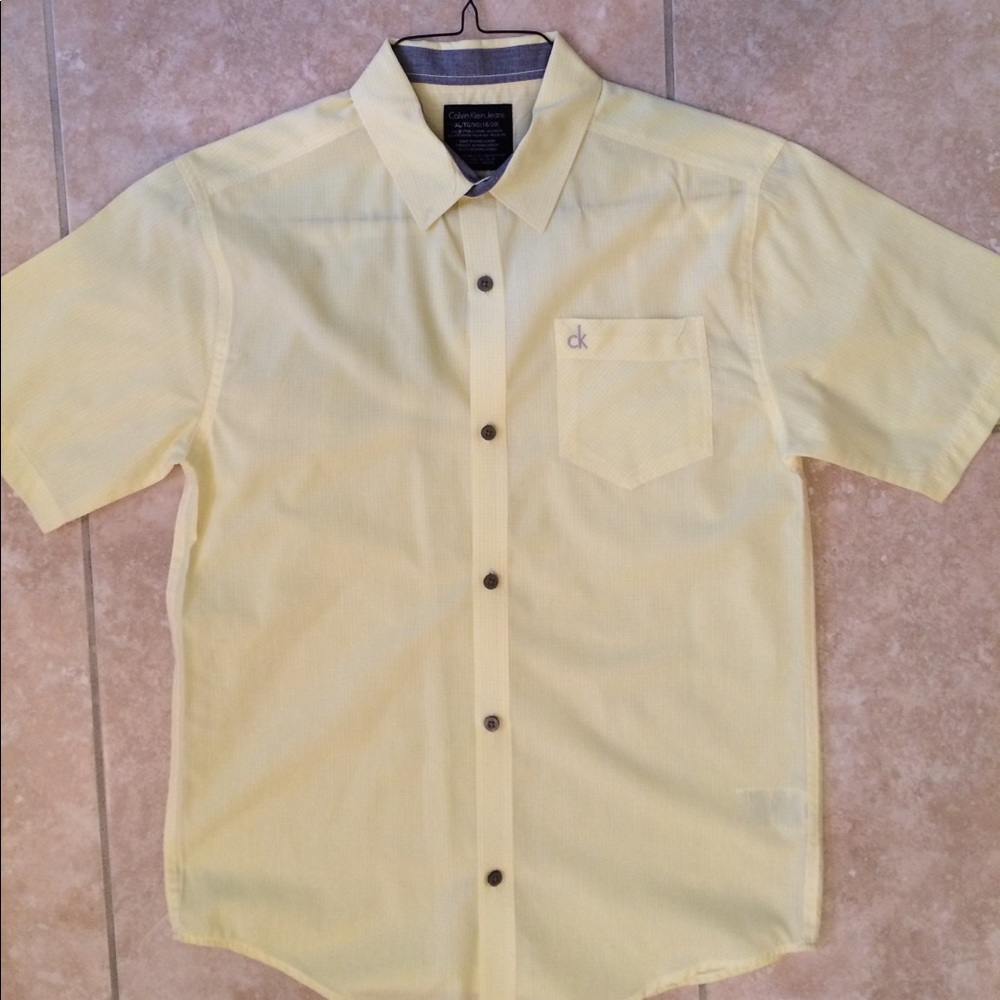 NWOT Calvin Klein Short Sleeve Shirt