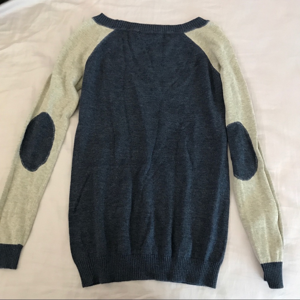 Sweater - Picture 3 of 4