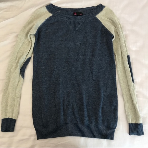 Sweater - Picture 2 of 4