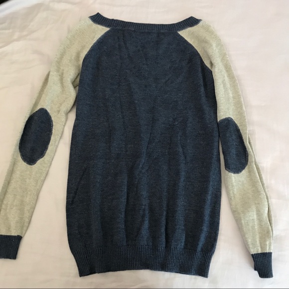 Sweater - Picture 3 of 4