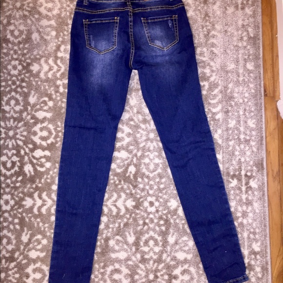 Distressed jeans - Picture 3 of 4