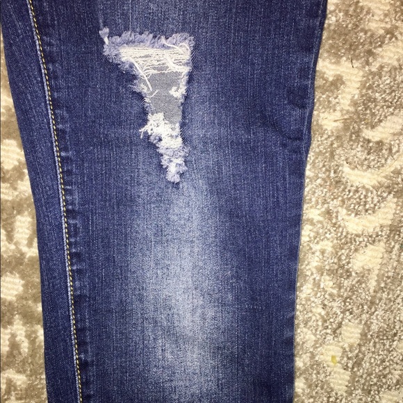 Distressed jeans - Picture 4 of 4