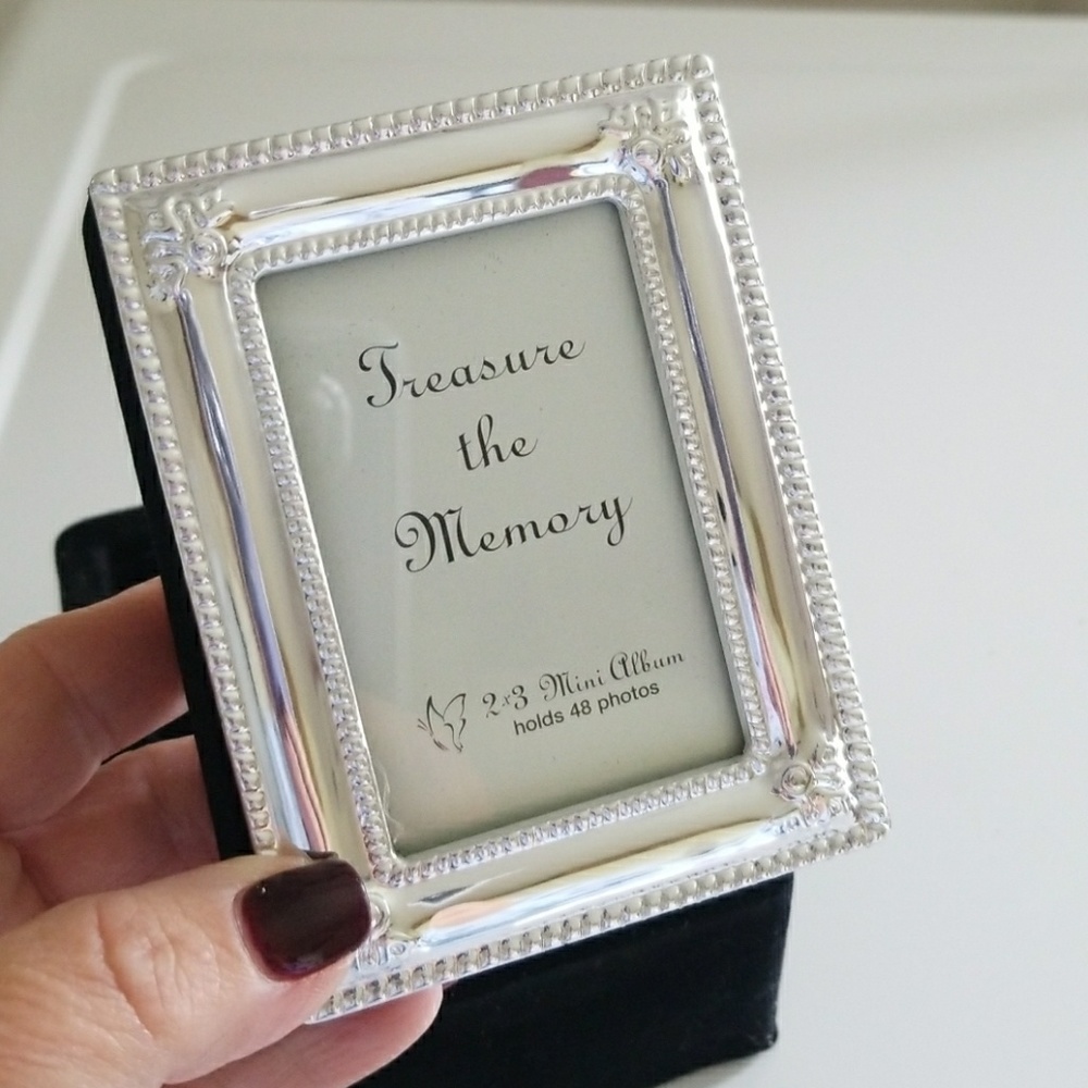 Mini Album - Picture 2 of 4