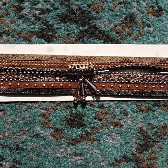 5 STAR RATED Boho Leather Stacked Bracelet - Picture 2 of 2