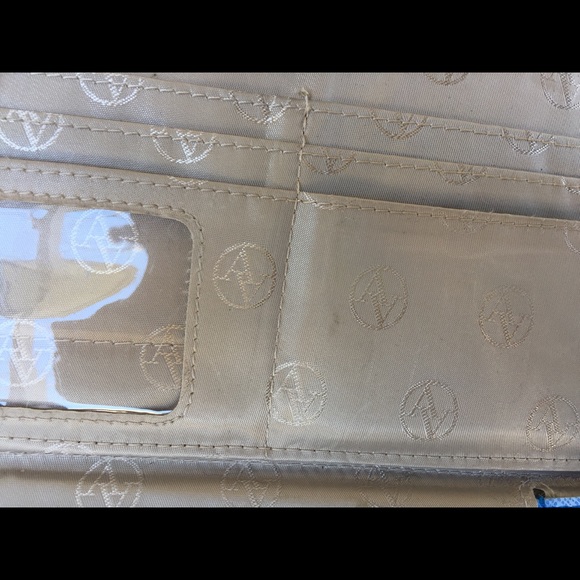 Adrienne Vittadini studio wallet - Picture 3 of 7