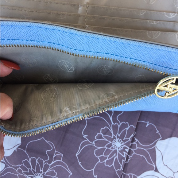 Adrienne Vittadini studio wallet - Picture 7 of 7