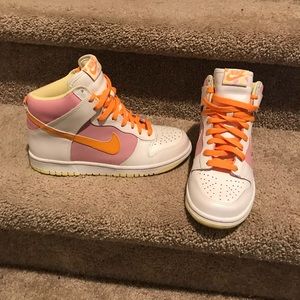 Nike dunks size 6