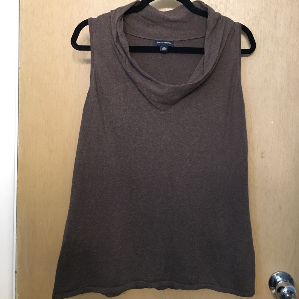 Banana Republic Sleeveless Shirt - XL