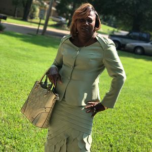 Meet your Posher, Linda