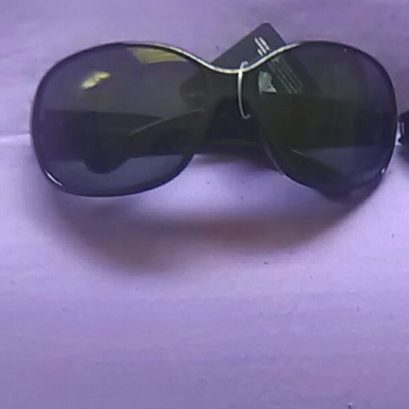 Sunglasses - Picture 4 of 5