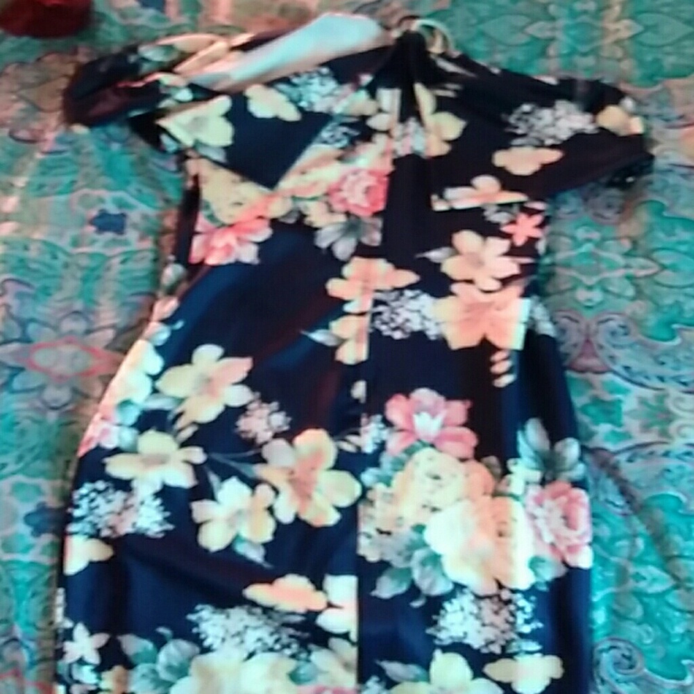 Dress - Picture 2 of 2