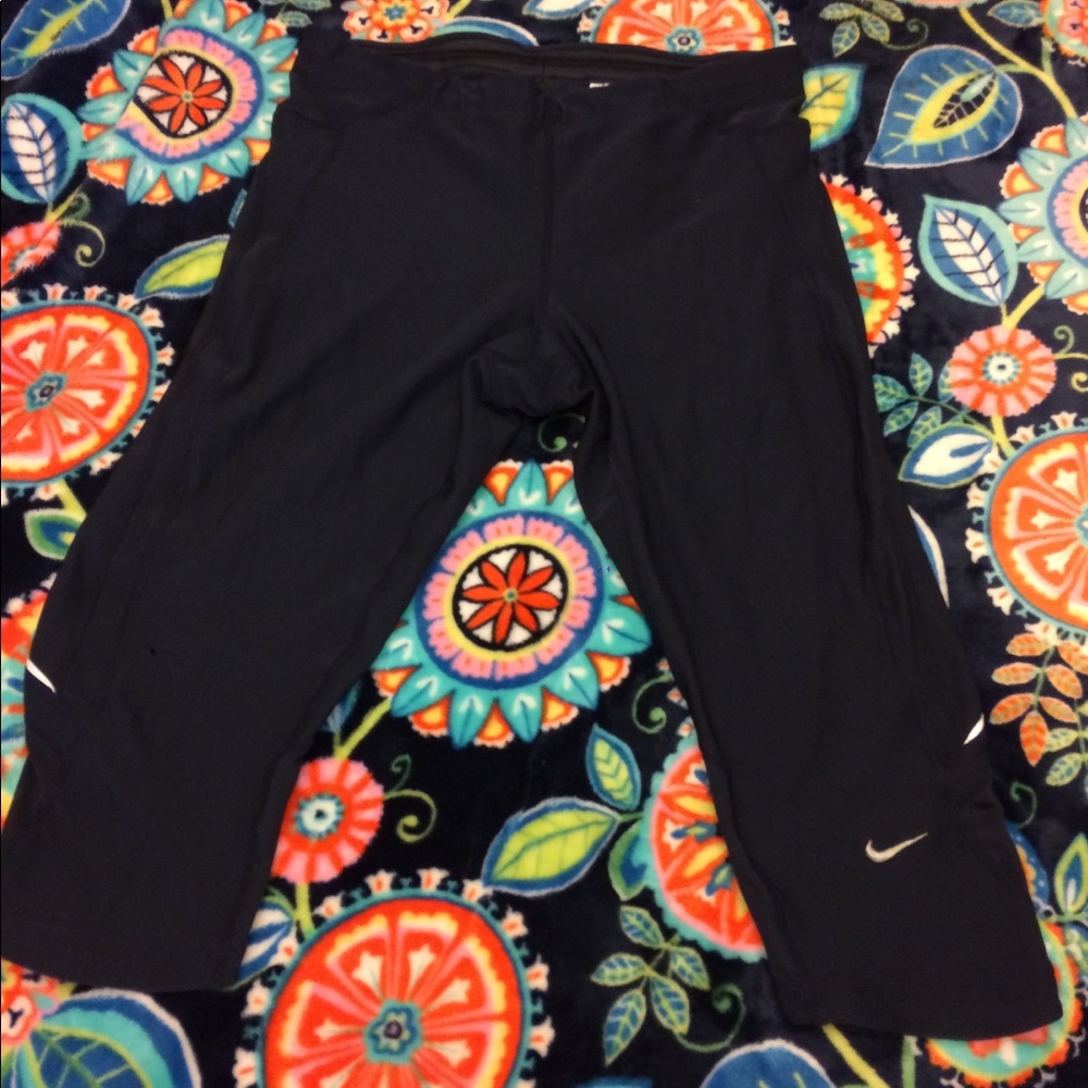 Nike dry fit capris