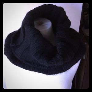 Banana Republic black knit infinity scarf