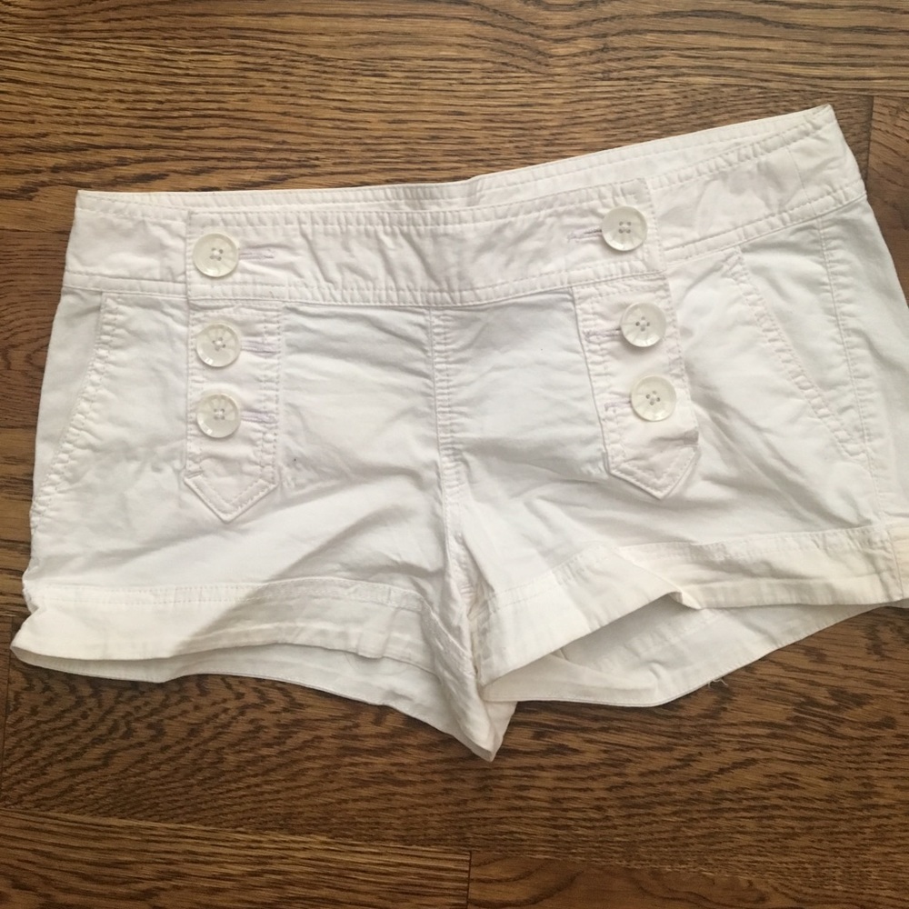 Express Shorts - Picture 3 of 4