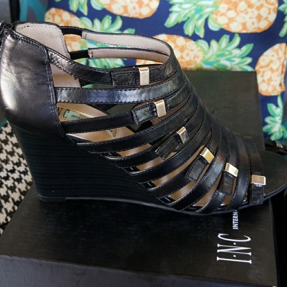 INC INTERNATIONAL DIONNE WEDGE SANDLE