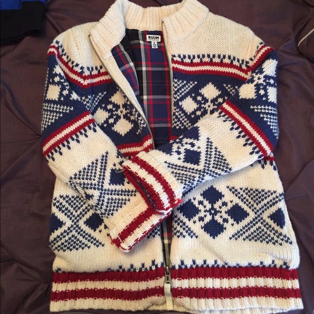 Unique Sweater - Picture 1 of 2