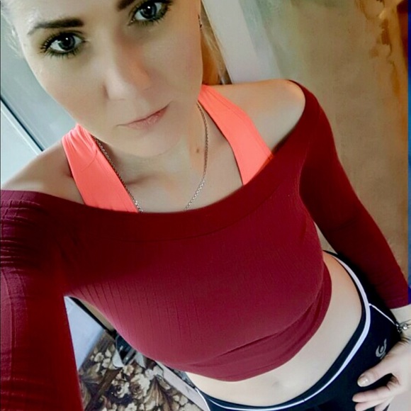 Sexy Long-Sleeve Open Cold Shoulder Crop-Wine Red - Picture 4 of 8