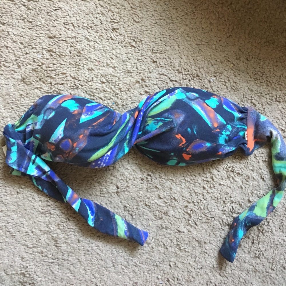 Strapless bathing suit top