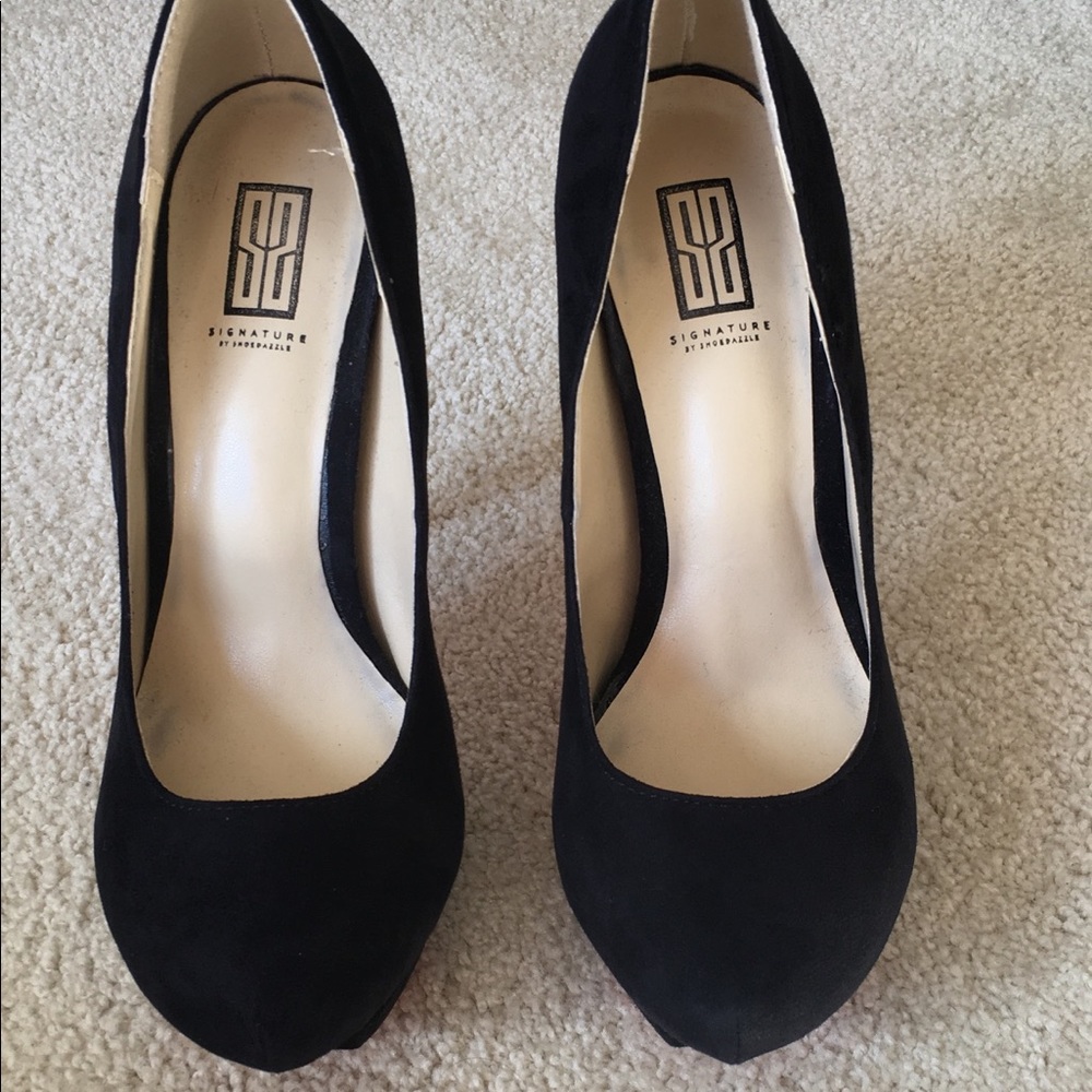 Signature by SHOEDAZZLE  stilettos size ADULT 7