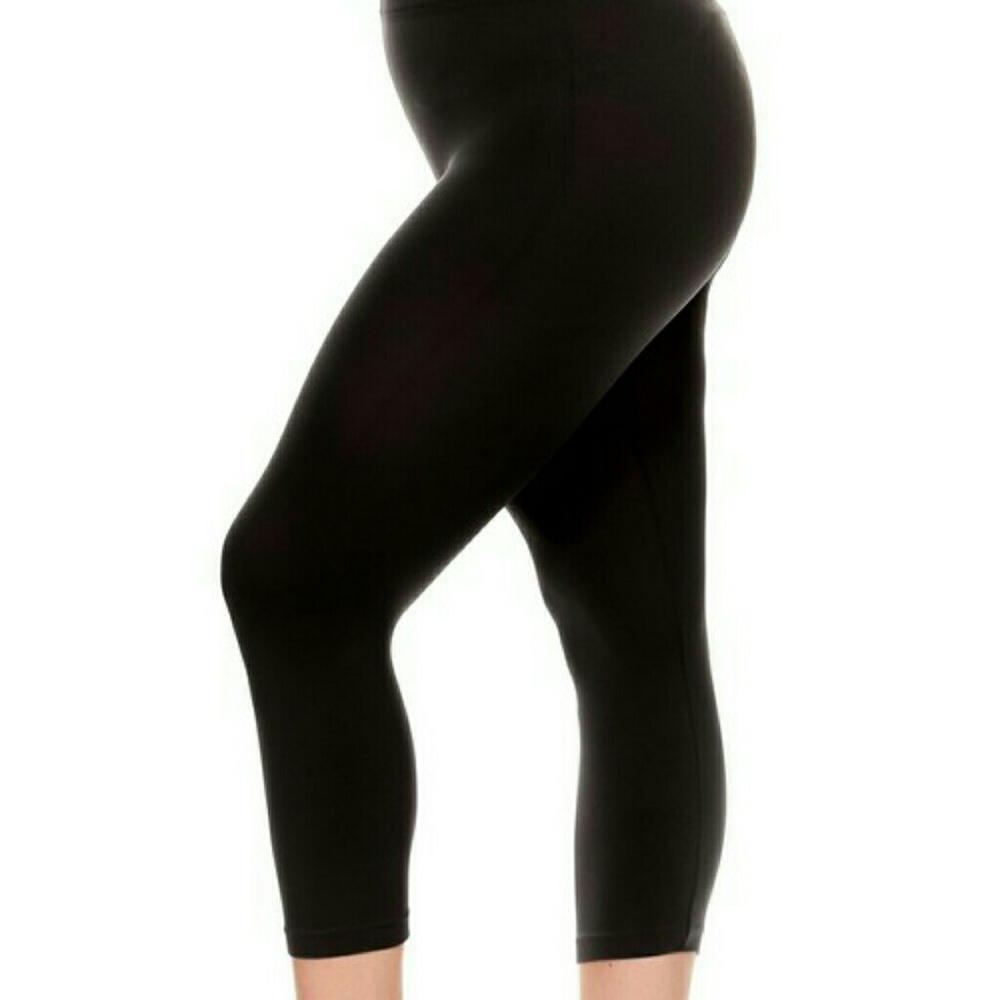 Plus size seamless capri leggings