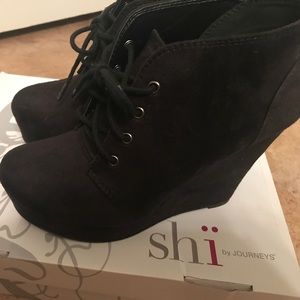 Shi Black Booties