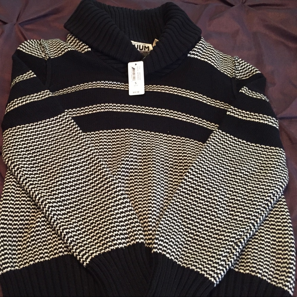 Cowl Neck sweater - Picture 3 of 4