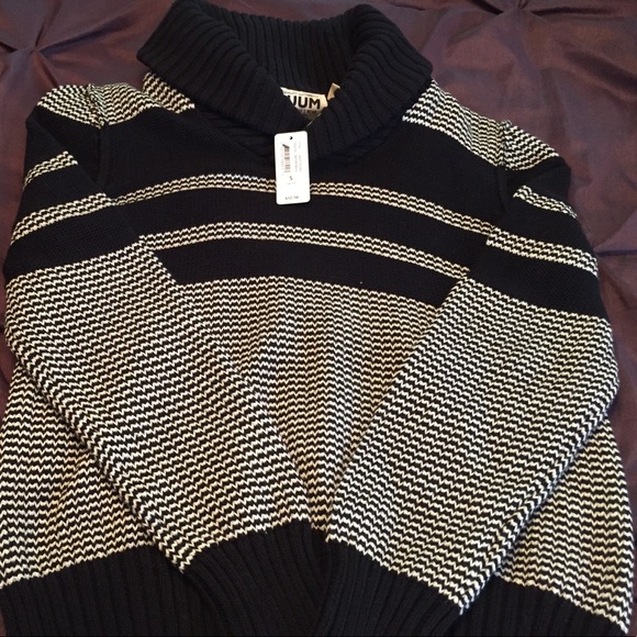 Cowl Neck sweater - Picture 3 of 4