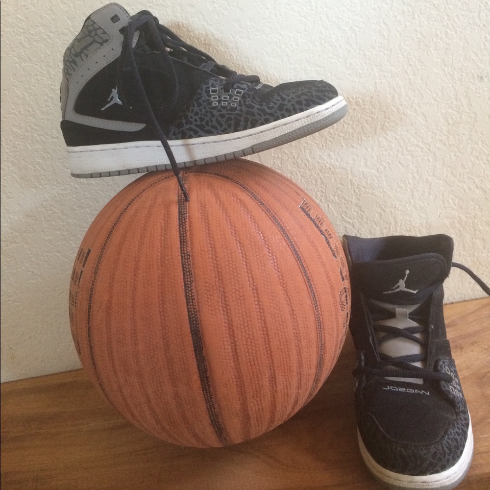 Nike Air Jordan Size 4.5Y, black & gray