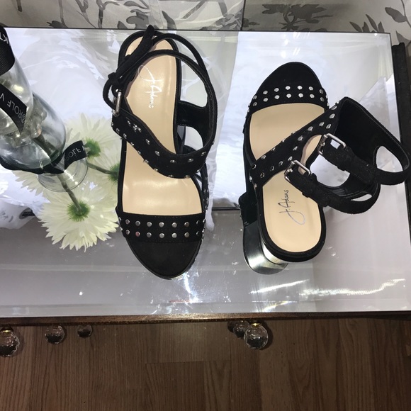 Sandals - Picture 2 of 3