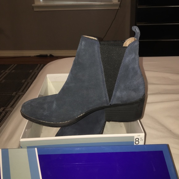 Only worn once. - Picture 2 of 3