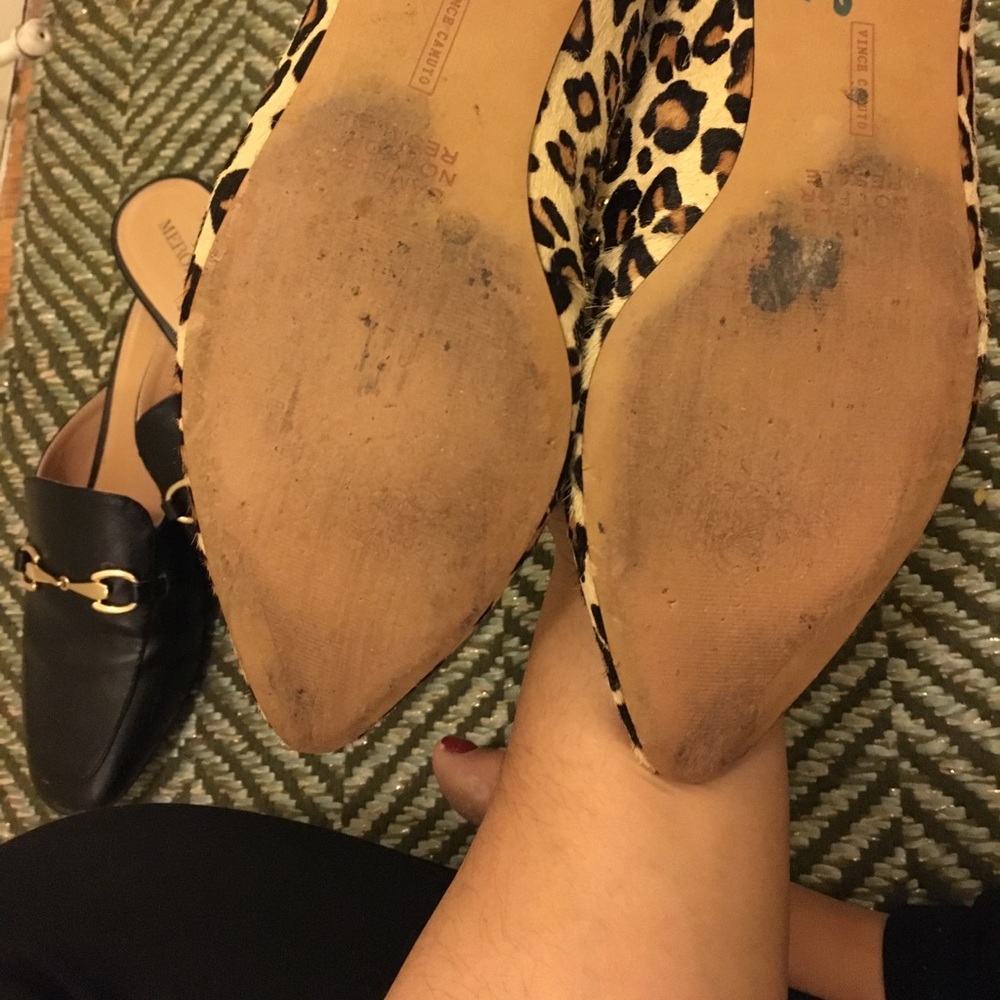 Vince Camuto leopard flats - Picture 2 of 3