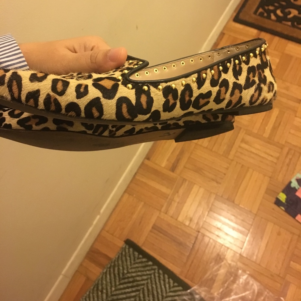 Vince Camuto leopard flats - Picture 3 of 3