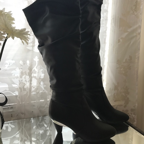 High boots - Picture 2 of 3