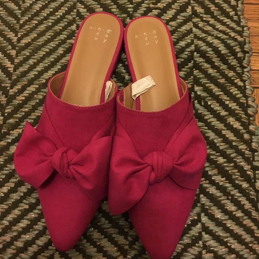 Pink bow flats