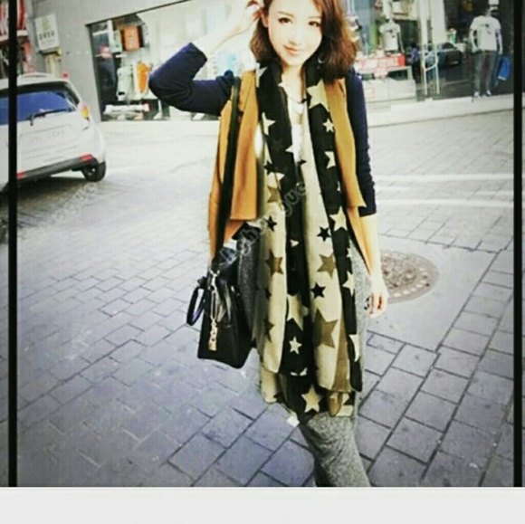 Long, Soft wrap scarf - Picture 2 of 2