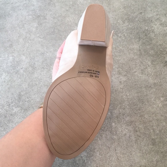 Taupe wedge - Picture 3 of 3