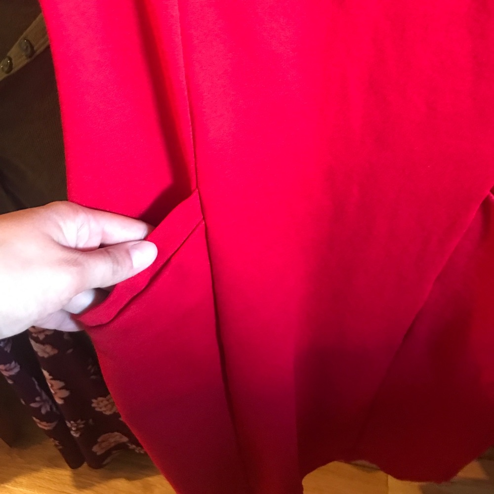 Red dress - Picture 2 of 4