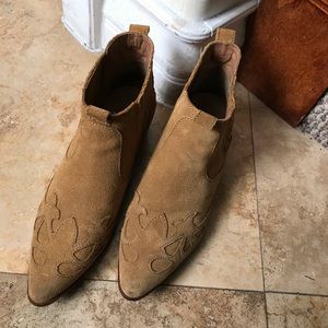 ZARA point toe light brown booties