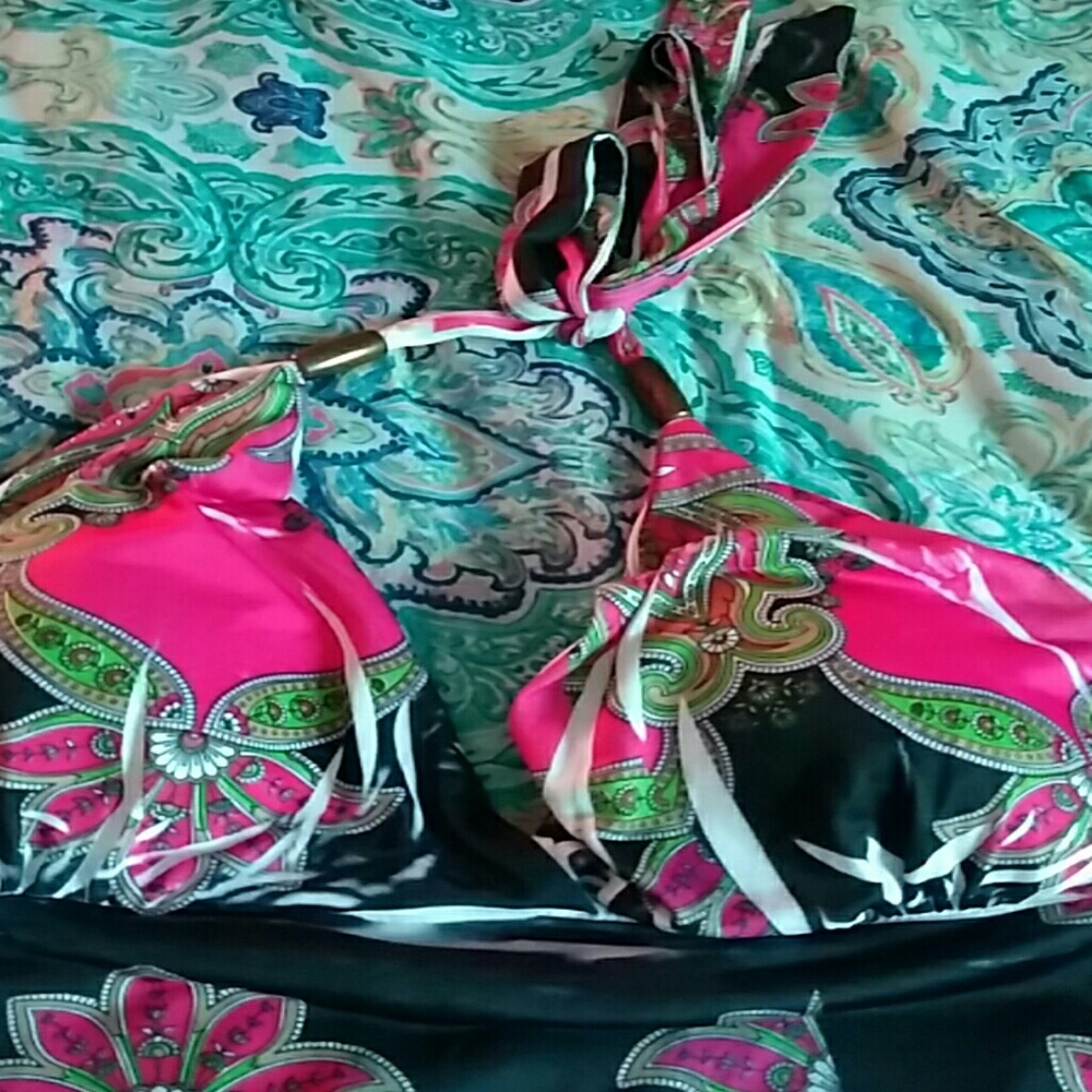 Dress - Picture 2 of 4