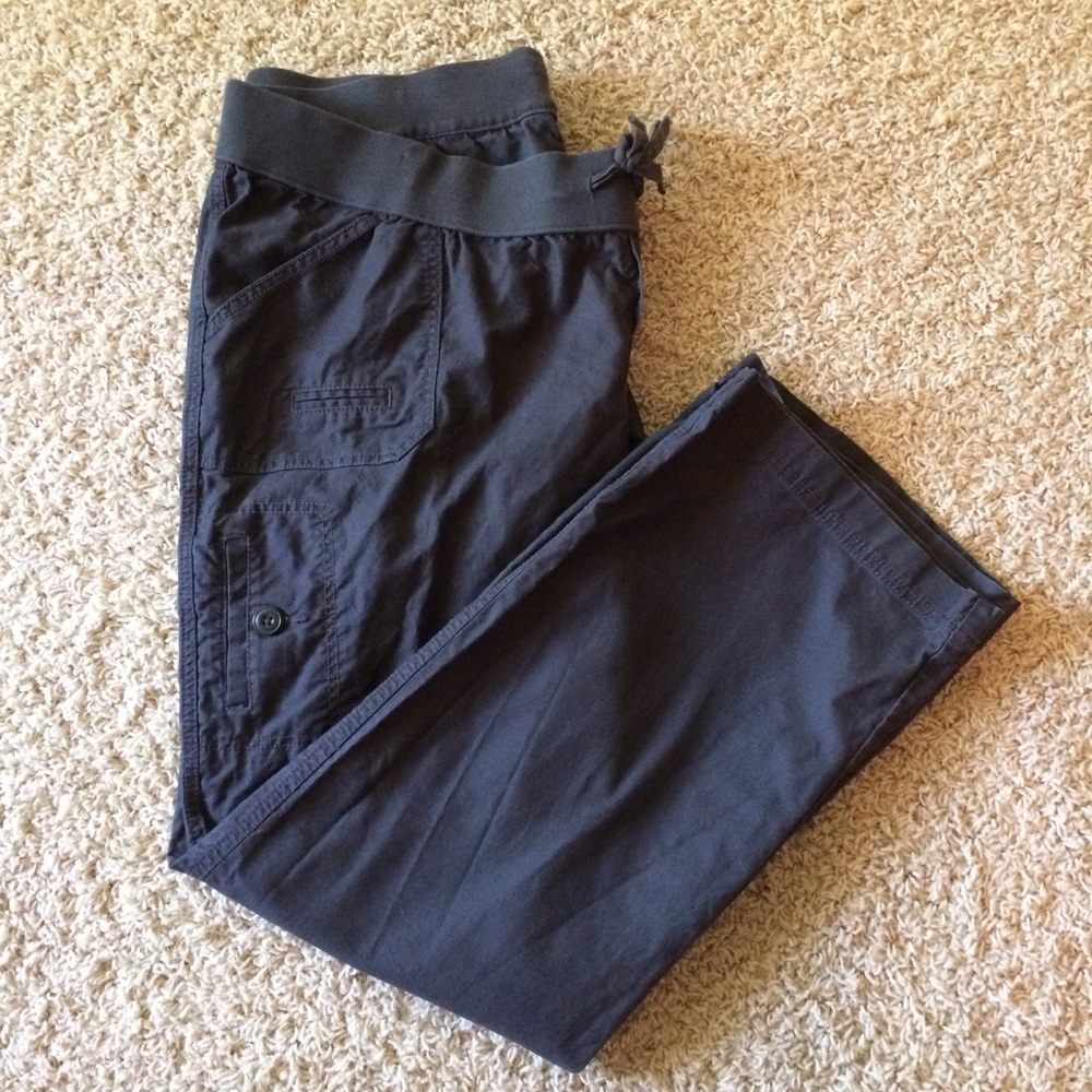 Old Navy Maternity Cargo Pants Size XL