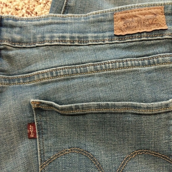 Levi's Jeans - Picture 3 of 4