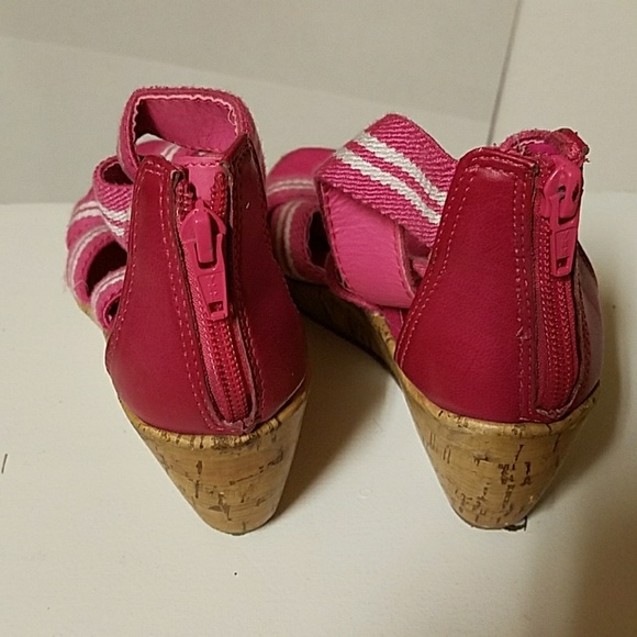 Litlle gil 5 to 7 Cherokee good sandals size 2 UIGC - Picture 2 of 4