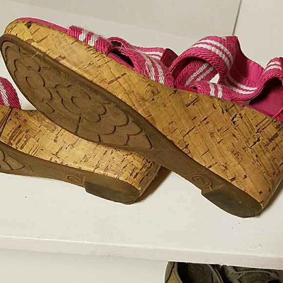 Litlle gil 5 to 7 Cherokee good sandals size 2 UIGC - Picture 3 of 4